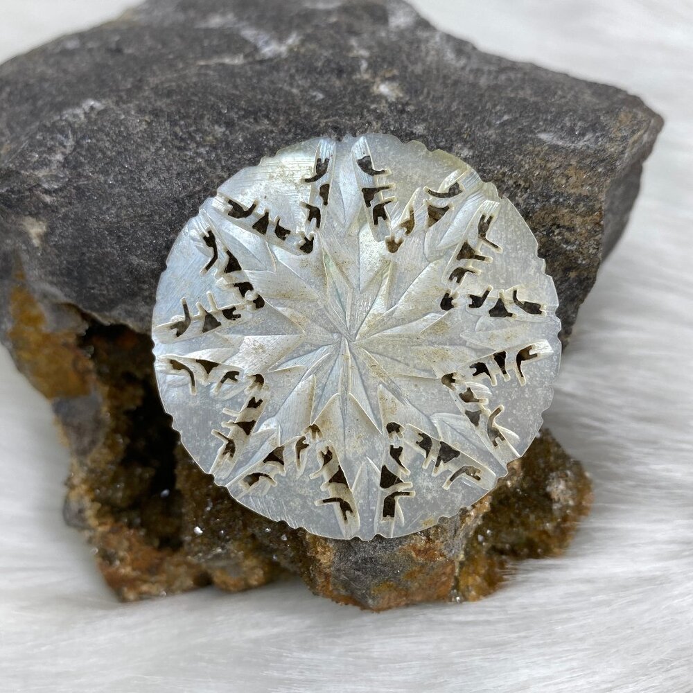 Vintage Carved 8 Point Star Mother Of Pearl Brooch Bethlehem MOP 1.5"